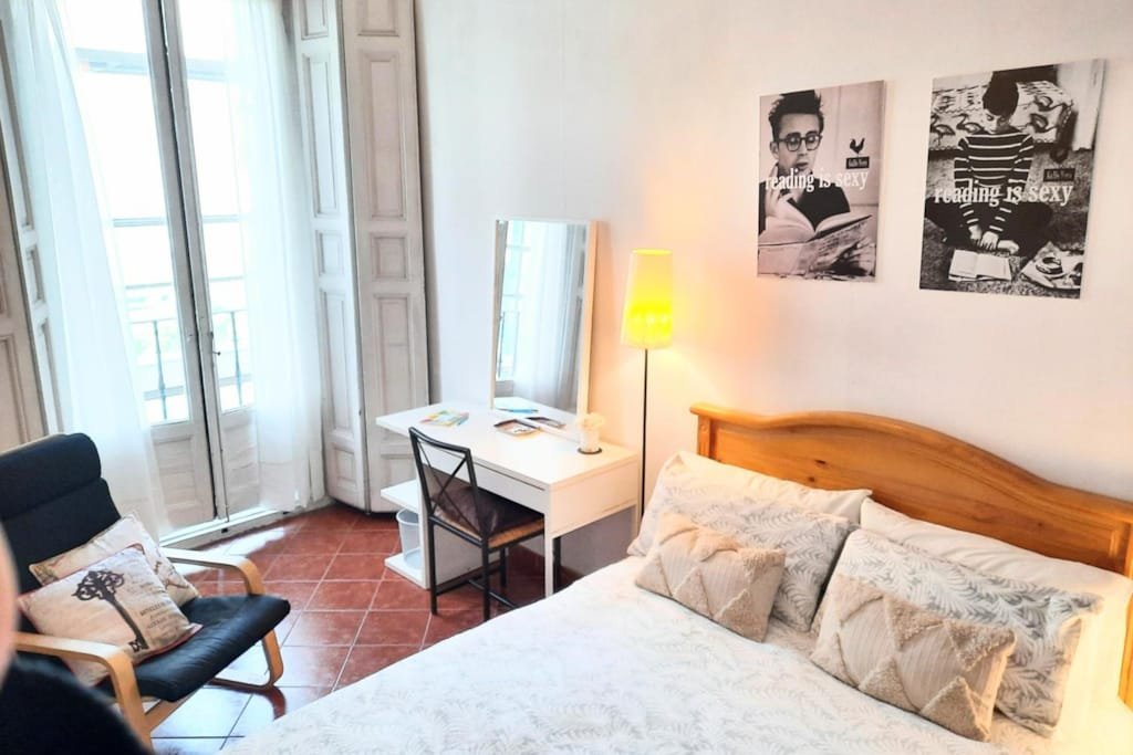 BARRIO DE LAS LETRAS, Corazón de Madrid – Double Room with Balcony photo 1