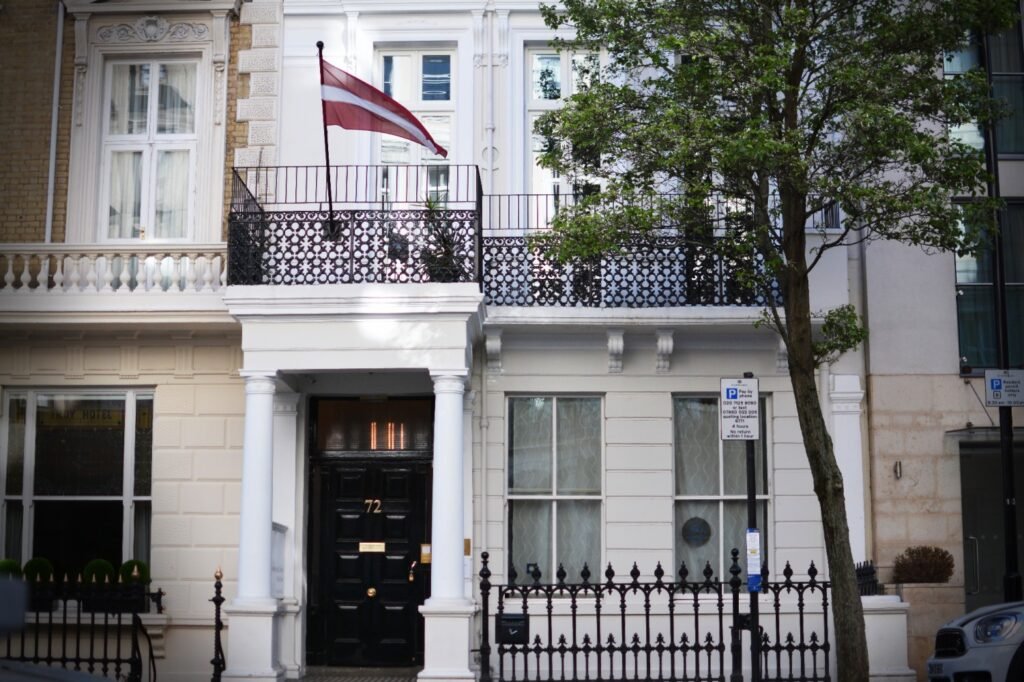 72QT – The London Latvian Centre photo 1