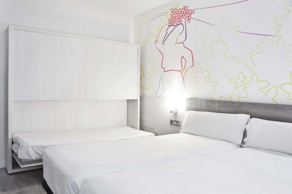 Hotel ibis Styles Madrid Prado photo 5