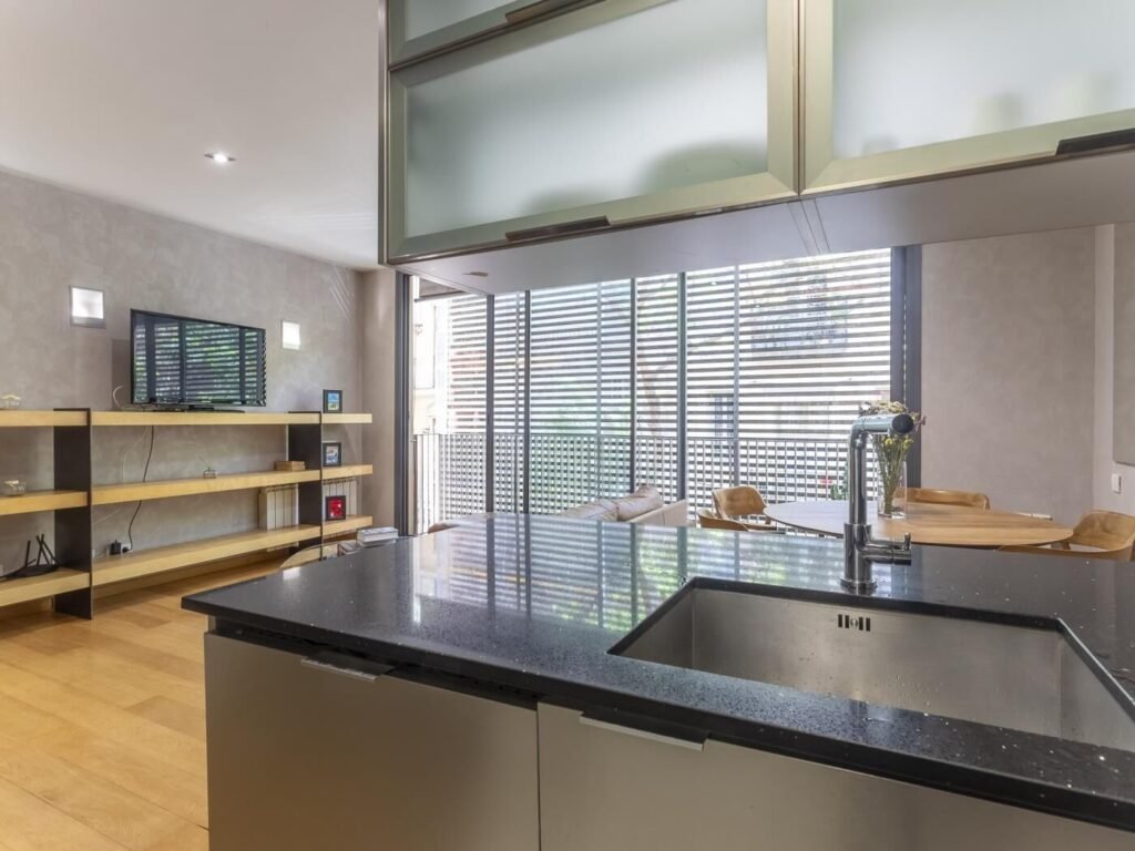 Penthouse in Gràcia 2 rooms 6 pax Pool and Terrace- free WiFi photo 4