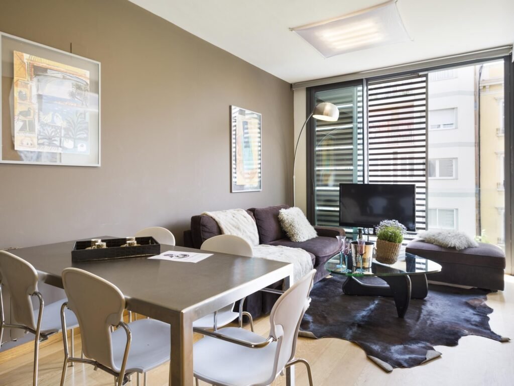 Stylish flat with a Community Swimming Pool for 8 photo 4