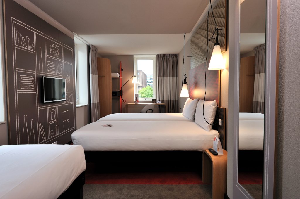 Ibis Rotterdam City Centre photo 2