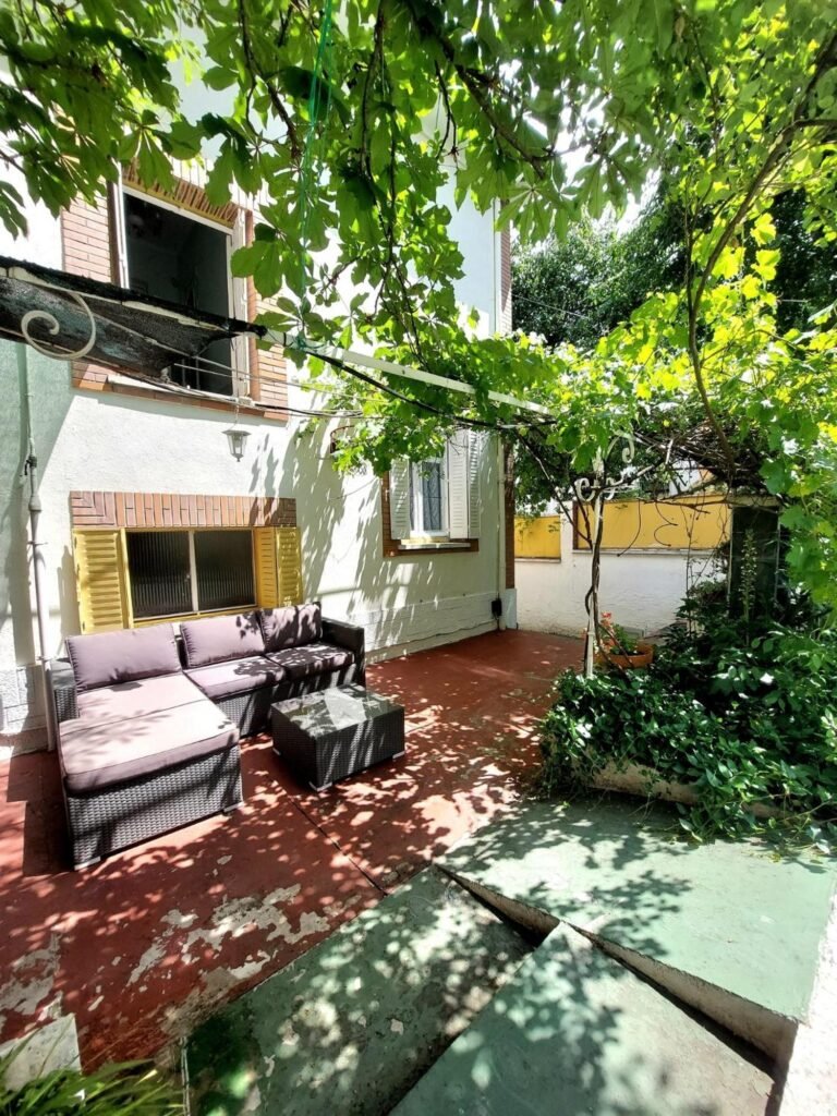 N1 Casa de Madrid – greenpeace line – Double Room with Shared Bathroom photo 4