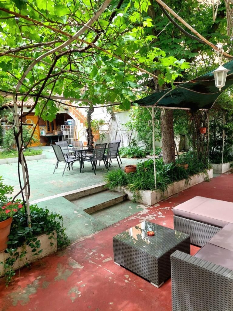 N1 Casa de Madrid – greenpeace line – Double Room with Shared Bathroom photo 7