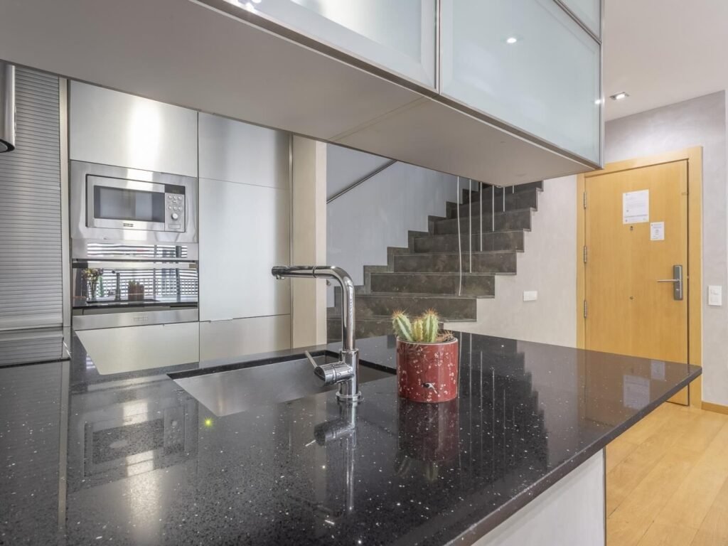 Penthouse in Gràcia 2 rooms 6 pax Pool and Terrace- free WiFi photo 5