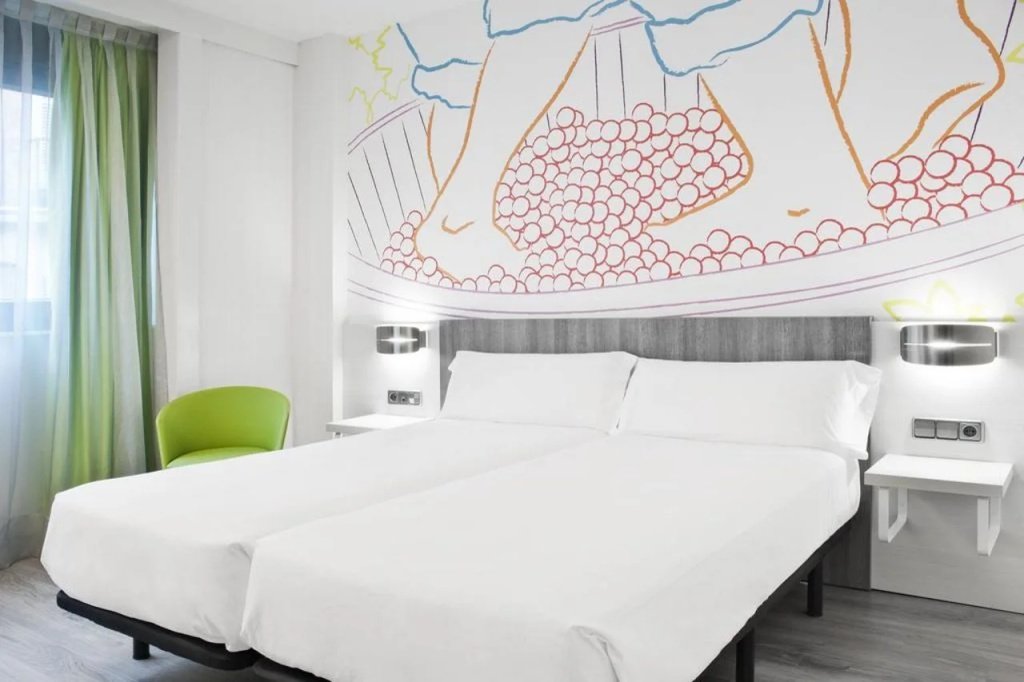 Hotel ibis Styles Madrid Prado photo 6