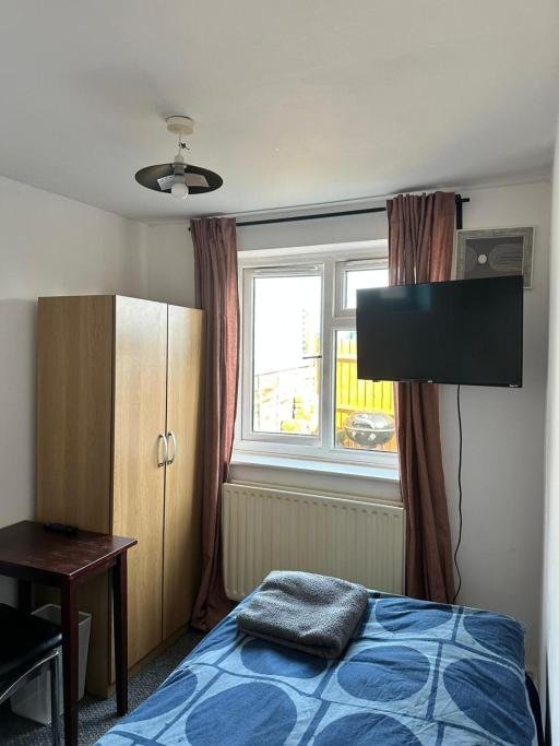 Wembley property – Budget Double Room photo 4