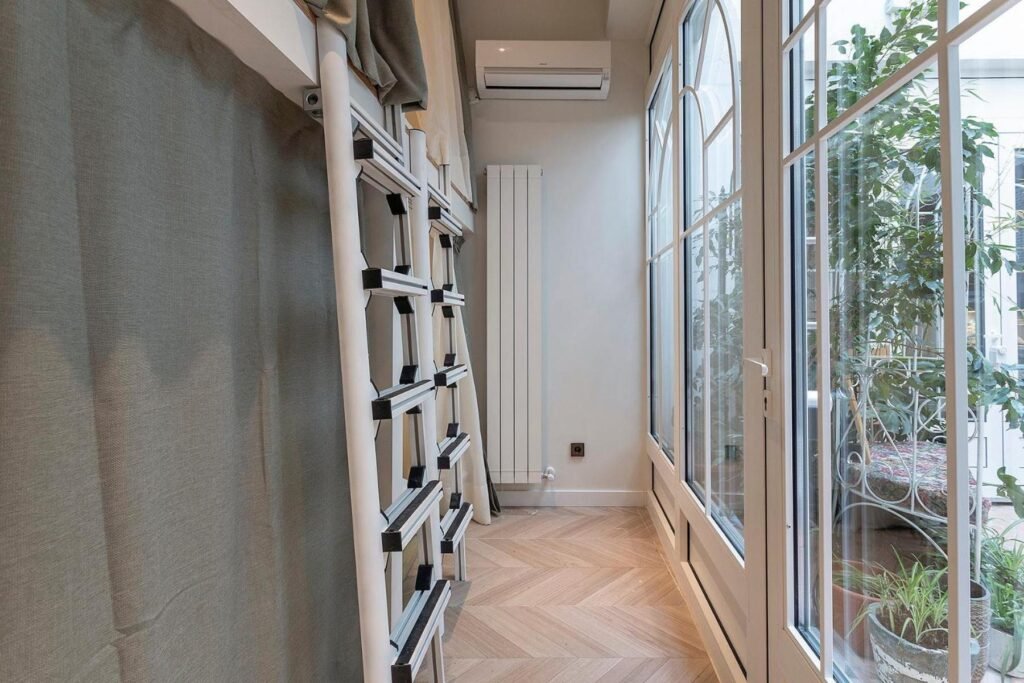 4 Bears Sharehome – Double Room with Balcony (3 Adults) photo 9