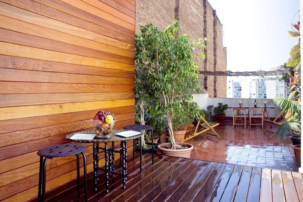 unique oasis one bedroom in the city center! photo 9