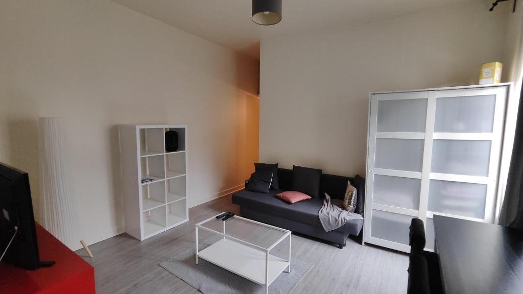 Great cosy studio minutes away from the metro! photo 7