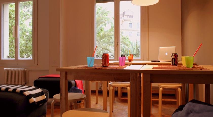 Wow Hostel Barcelona photo 4