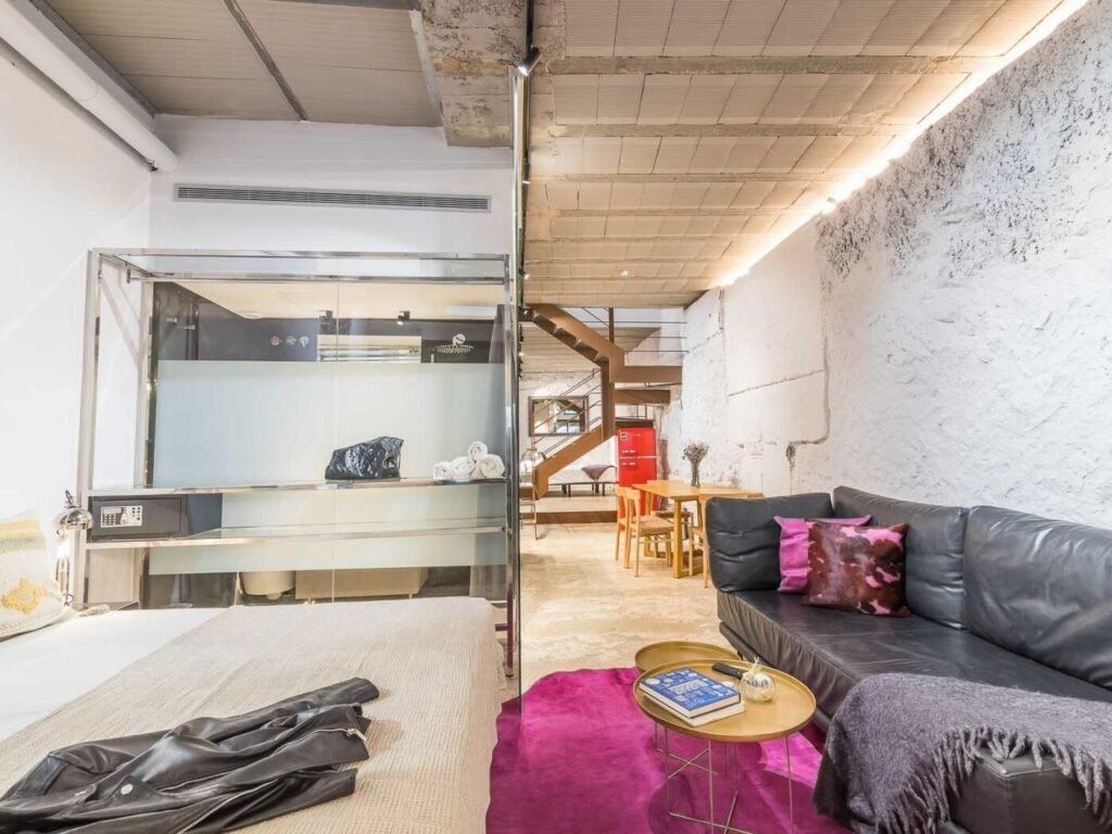 My Space Barcelona Industrial Loft with Private Terrace in Sant Gervasi for 5 photo 3
