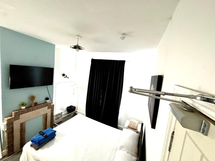 Wembley property – Budget Double Room photo 1