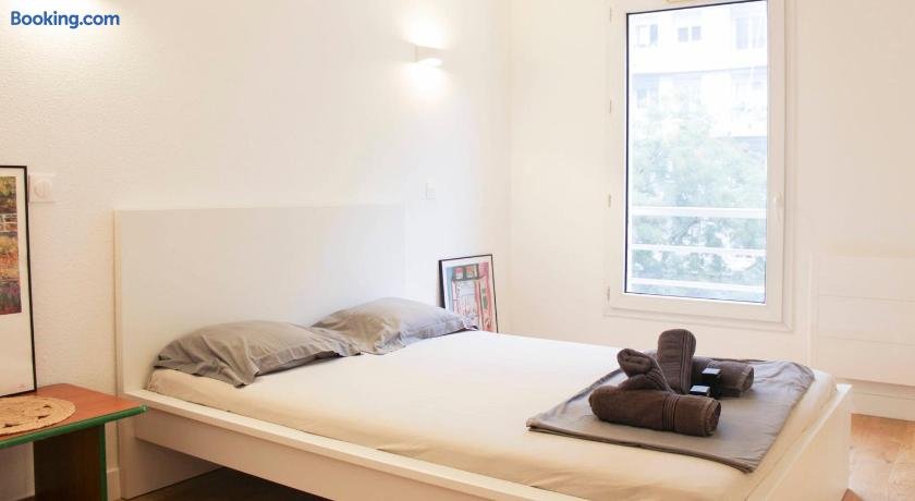 Charming bright studio in the heart of Paris – Entire Place photo 2