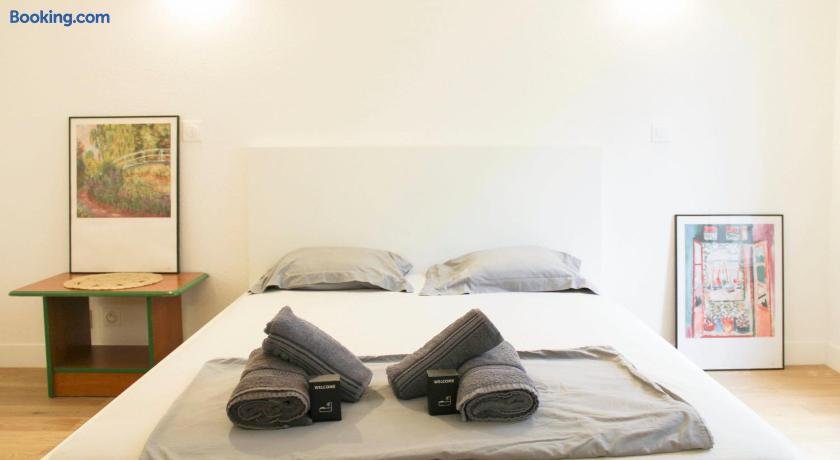 Charming bright studio in the heart of Paris – Entire Place photo 1