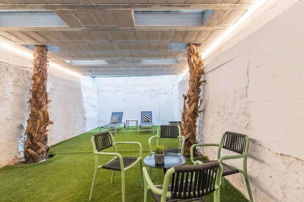 My Space Barcelona Industrial Loft with Private Terrace in Sant Gervasi for 5 photo 4