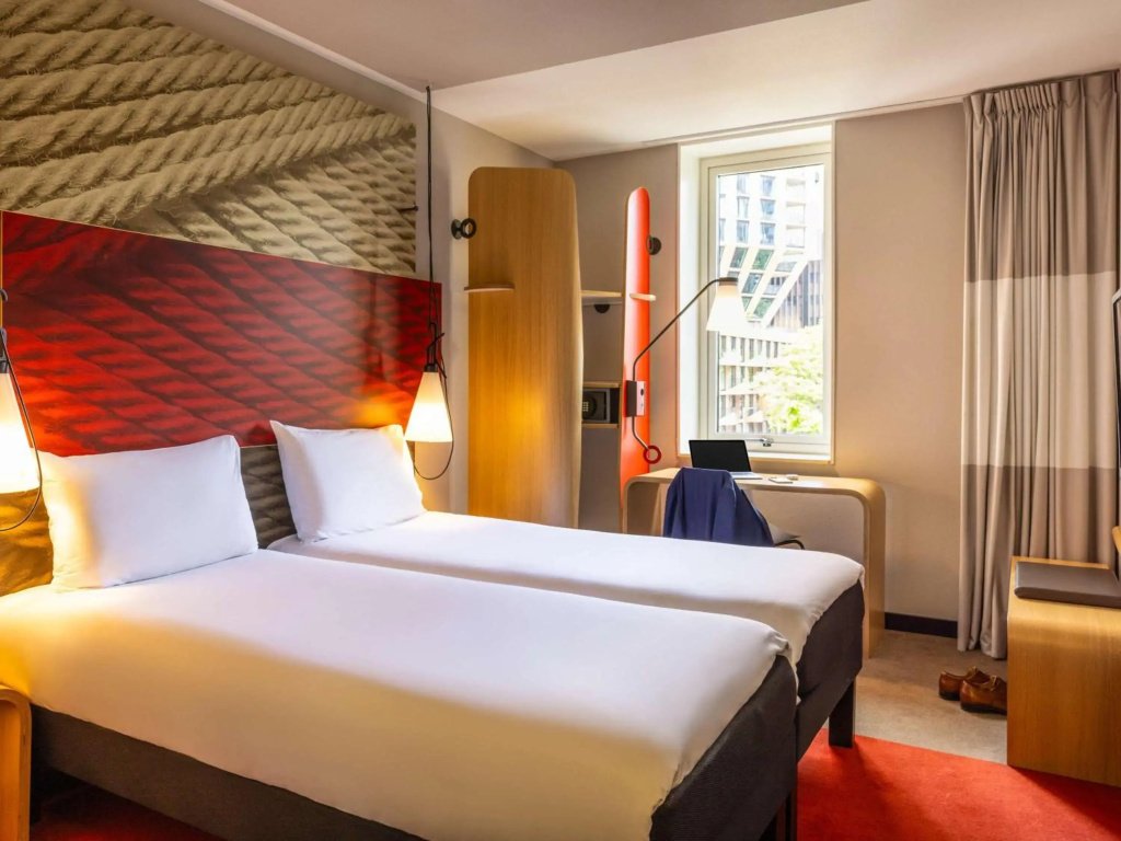 Ibis Rotterdam City Centre photo 4