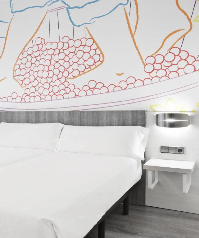 Hotel ibis Styles Madrid Prado photo 3